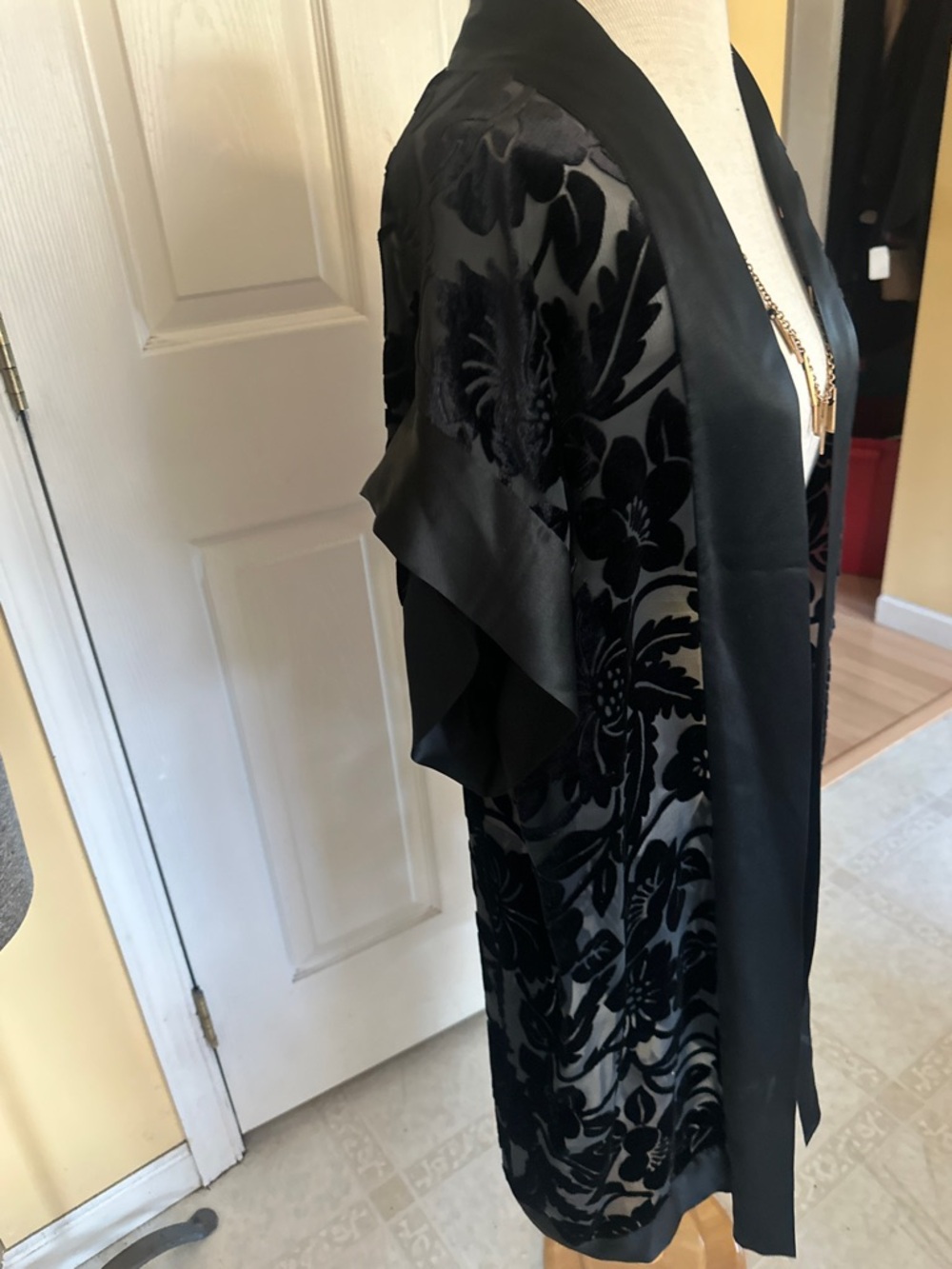 Vintage I Magnin Black Women's Tunic caftan robe top cover up